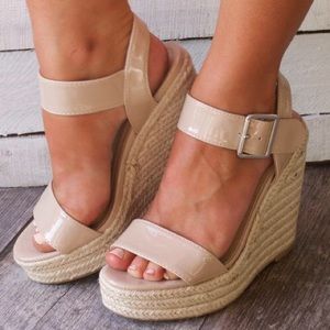 Burst Natural Statement Buckle Platform High Wedge